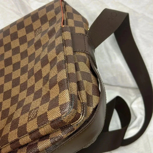 Louis Vuitton Naviglio messenger bag - Picture 9 of 12